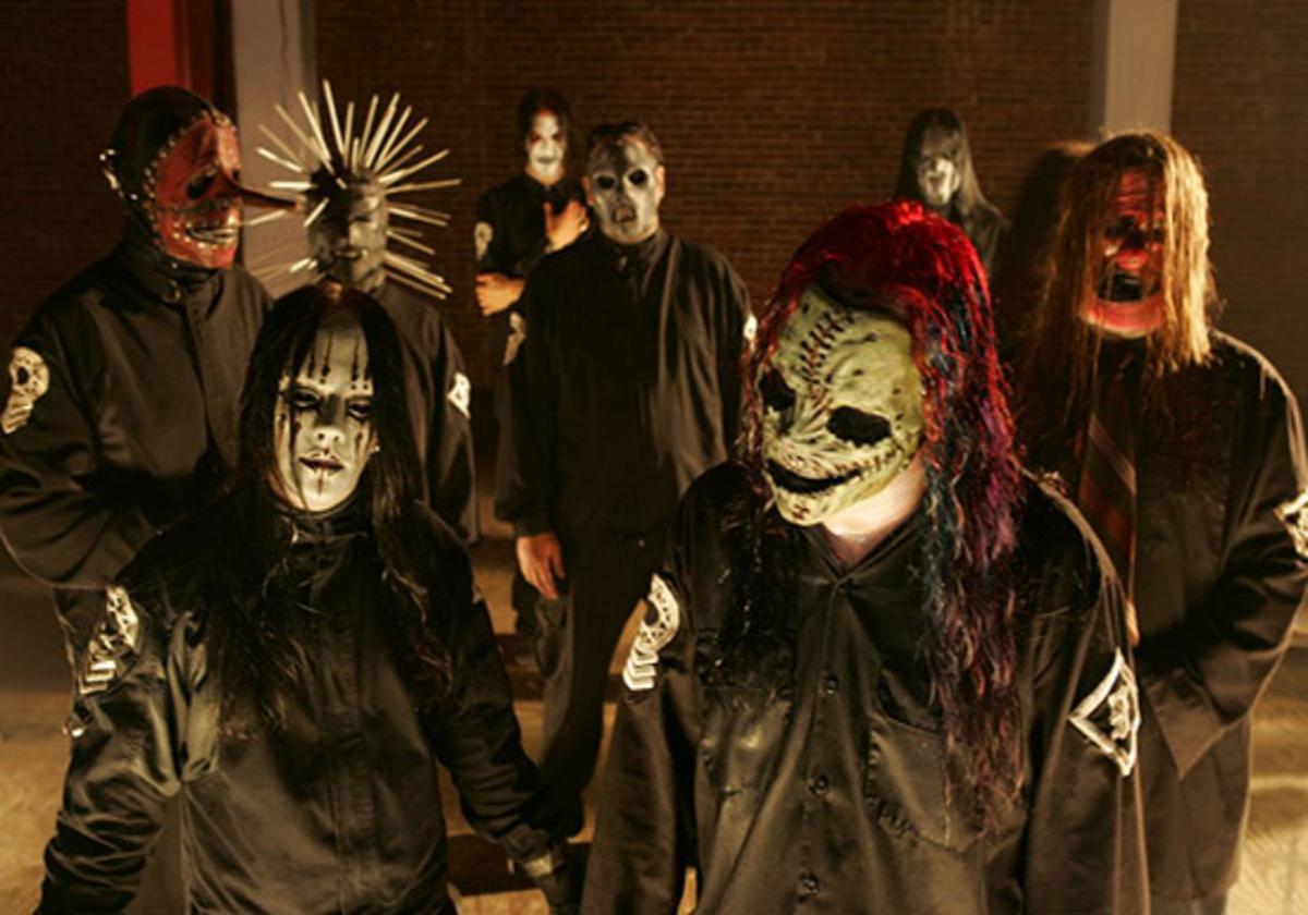 Το συγκρότημα Slipknot με τις τρομακτικες και περίεργες μάσκες τους!