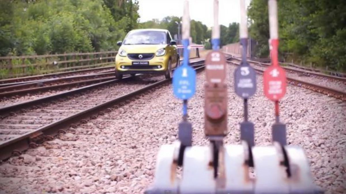 H smart μετέτρεψε ένα forfour σε τρένο (VIDEO)