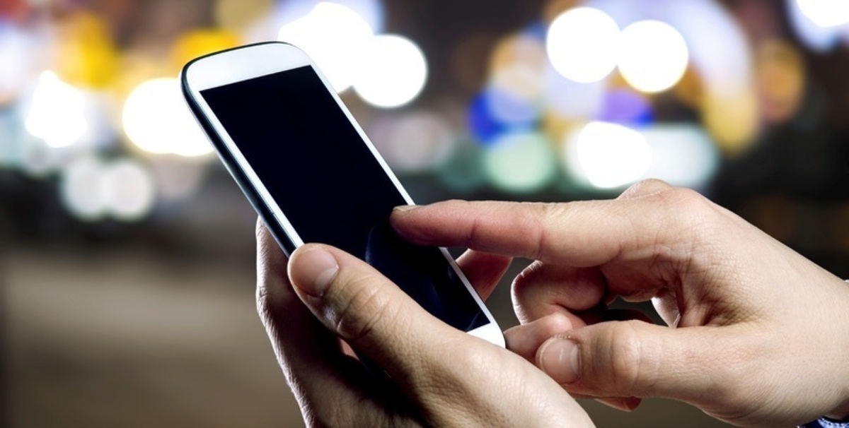 Πρώτη φορά πέφτουν οι πωλήσεις των smartphones!