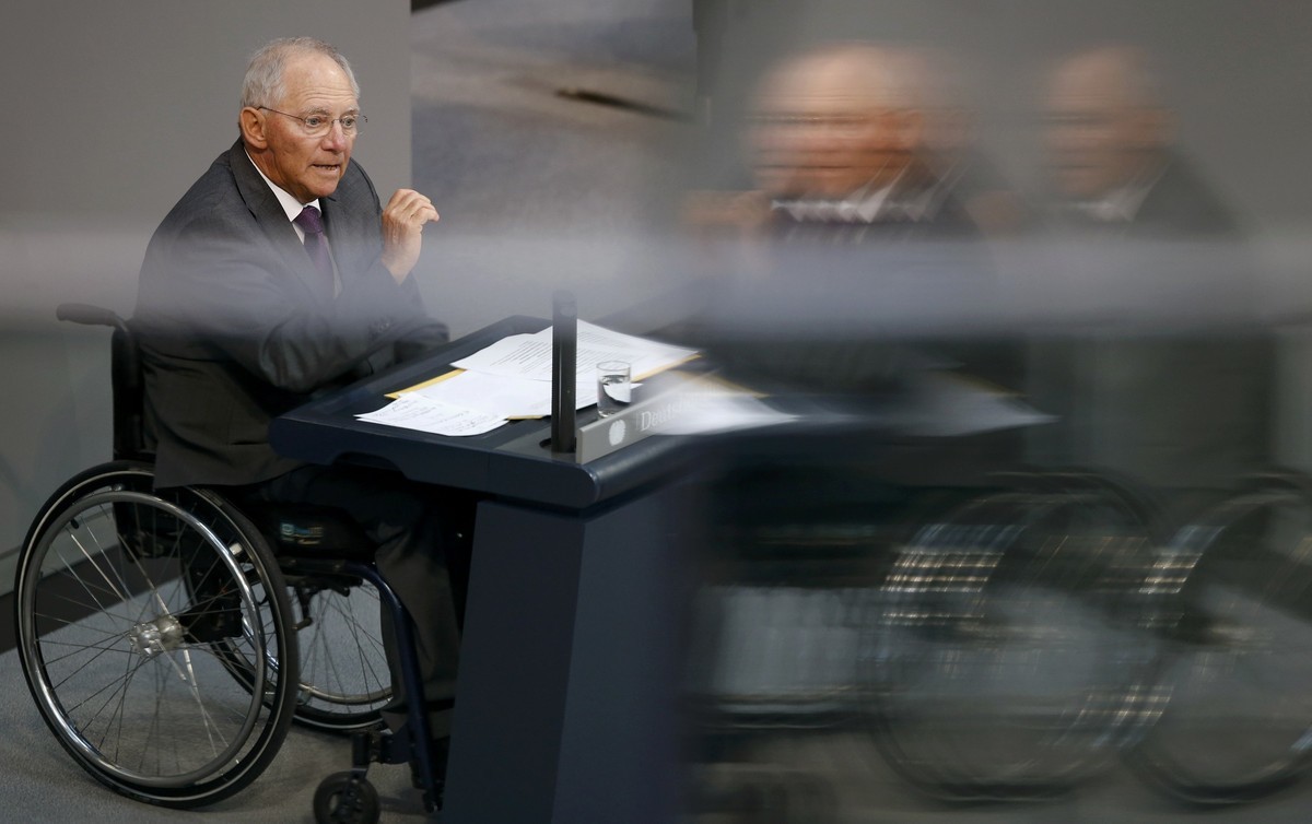 Ειρωνικός ο Σόιμπλε: Κάντε το δημοψήφισμα, ίσως να είναι για καλό!