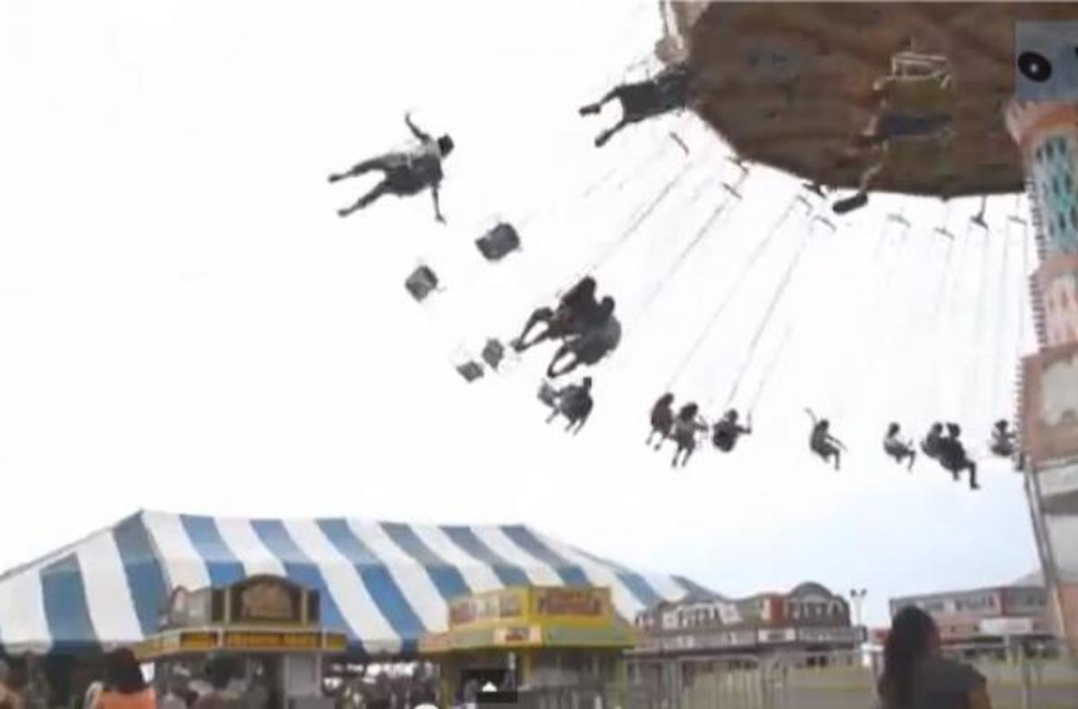 ΣΟΚΑΡΙΣΤΙΚΟ βίντεο! Πέφτει από τη ρόδα του λούνα παρκ!