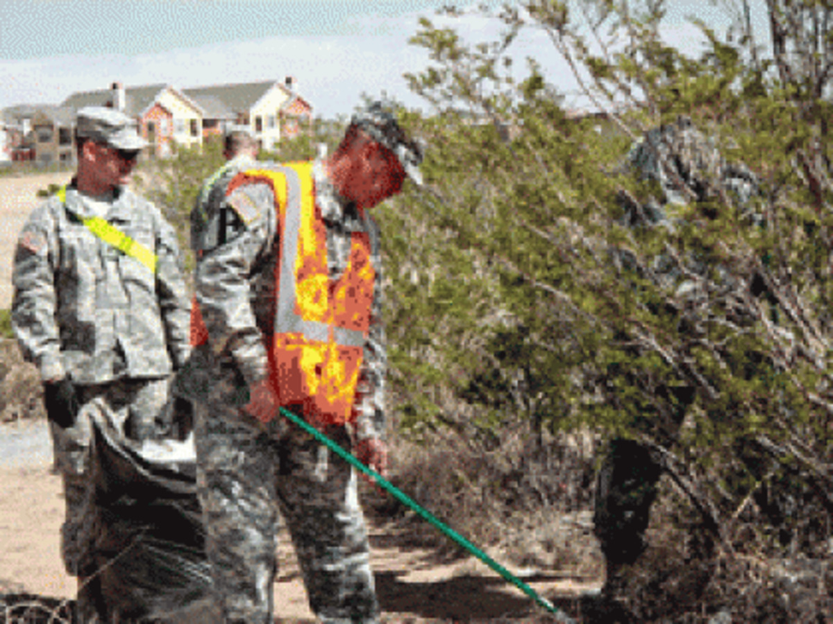 Στρατιώτες σκουπιδιών!