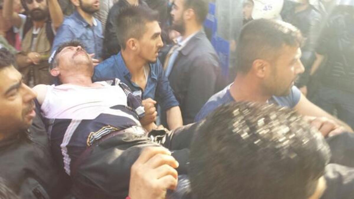 Πετροπόλεμος και δακρυγόνα στη Σομά – Σοβαρά επεισόδια χιλιάδων διαδηλωτών με την τουρκική αστυνομία – Τουλάχιστον 5 τραυματίες