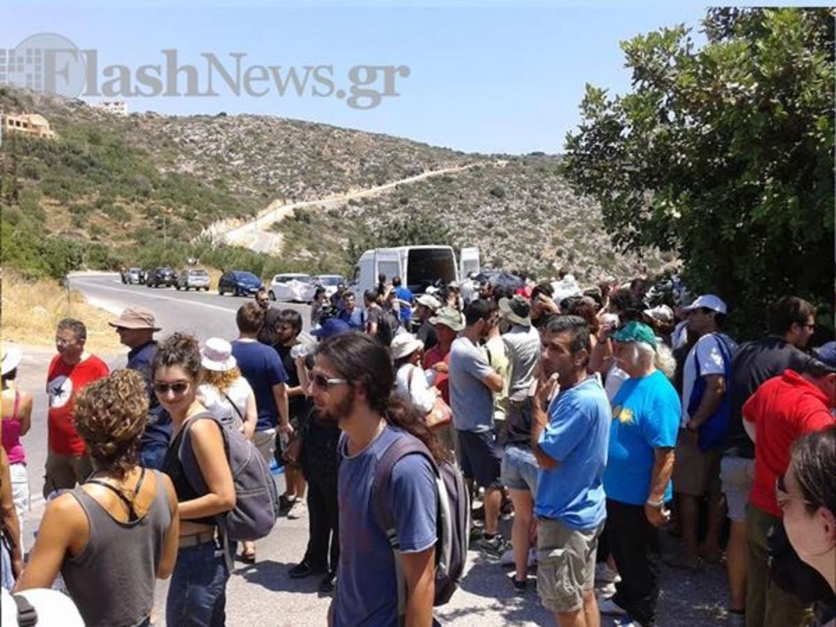 Διαμαρτυρία στη Σούδα για τα χημικά της Συρίας – Απέκλεισαν την Αμερικανική Βάση(ΦΩΤΟ)