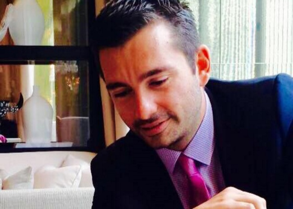 Ο δημοσιογράφος που φέρεται ότι… παρακολουθούσε μεταμφιεσμένος τον Νίκο Παππά αποκλειστικά στην Tatiana Live!