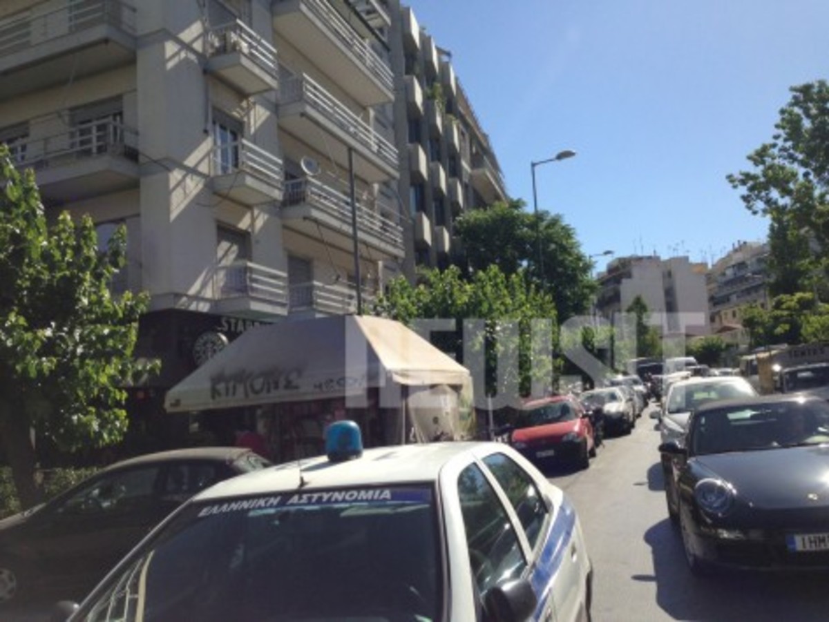 Γκαζάκια στο γραφείο Γ.Σούρλα