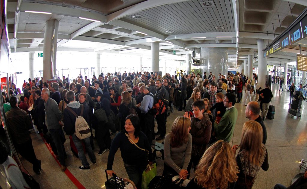 Ανοιξε ο εναέριος χώρος της Ισπανίας