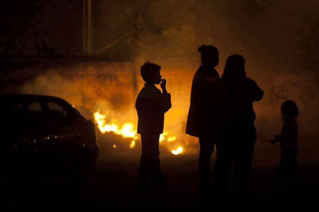 Φωτιές σε κάδους απορριμμάτων στην Ισπανία