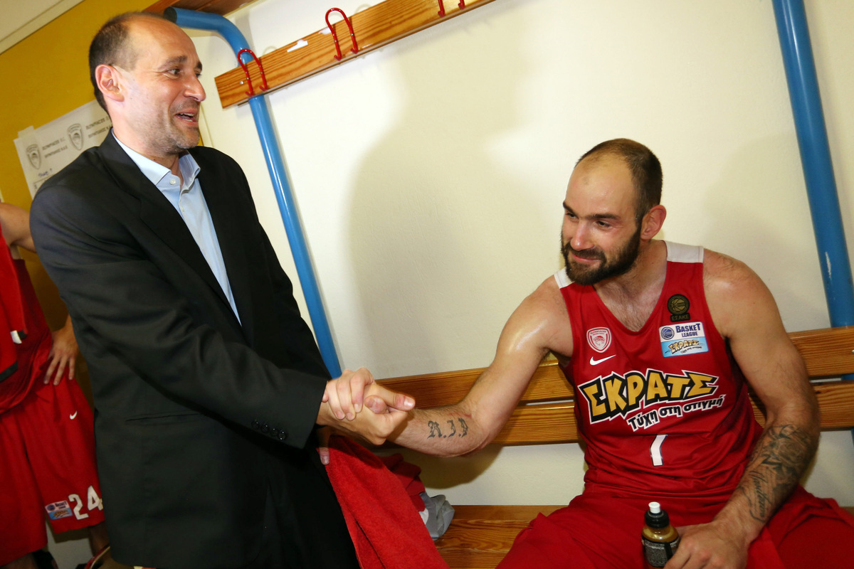Σπανούλης: “Παίρνουμε δύναμη από τον κόσμο του Ολυμπιακού!”