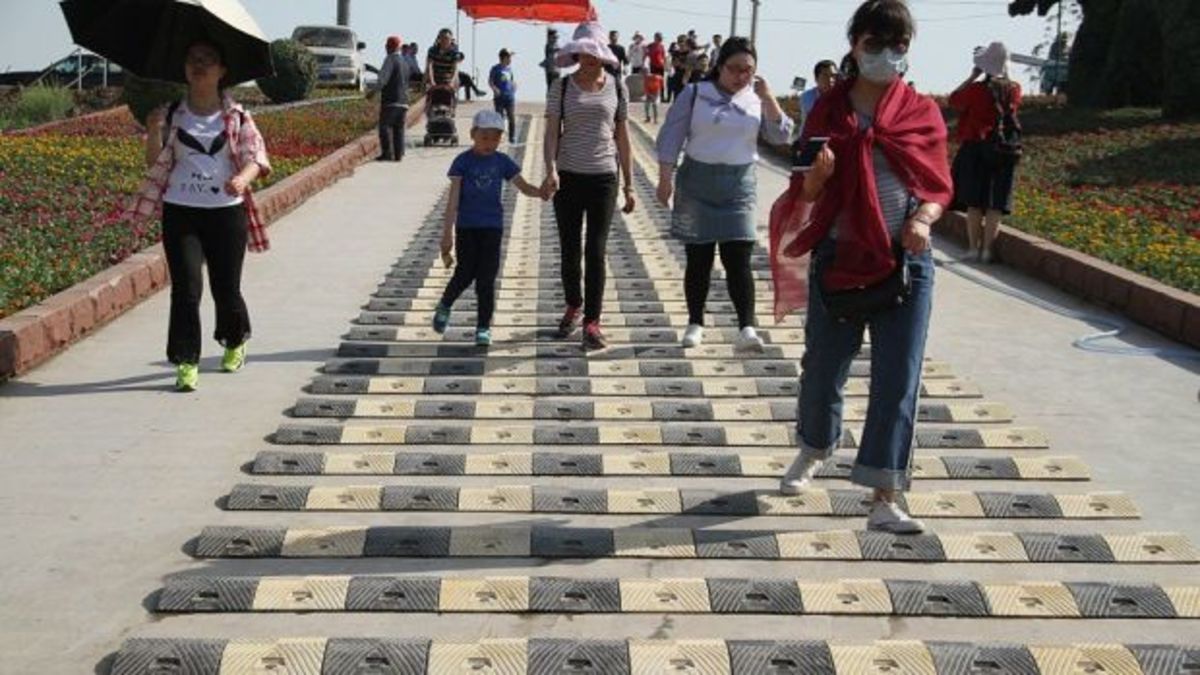 Σε ποια πόλη έβαλαν τα πρώτα σαμαράκια για… πεζούς;