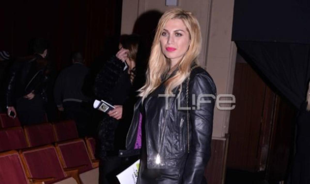 Στο θέατρο με ίωση η Κωνσταντίνα Σπυροπούλου!