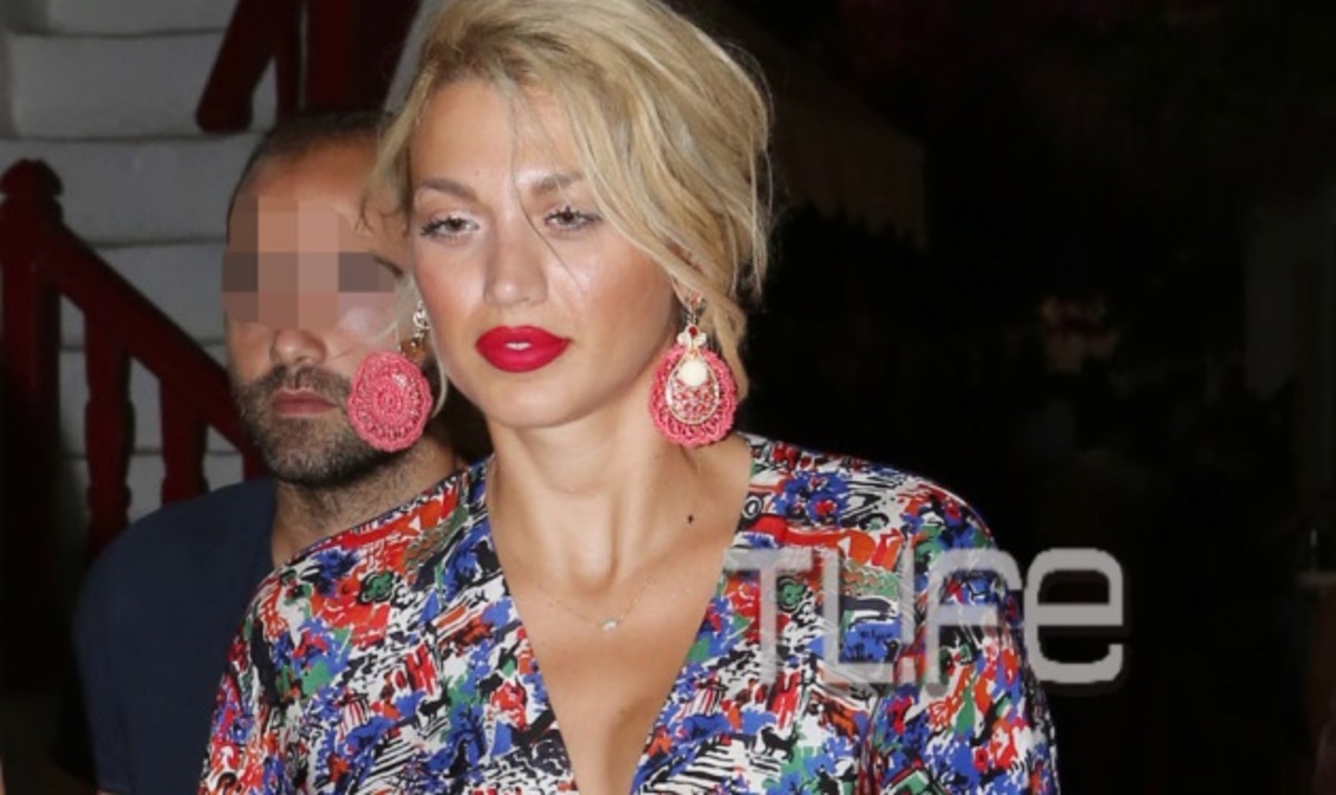 Κωνσταντίνα Σπυροπούλου: Βόλτες με “καυτό” σορτσάκι στα σοκάκια της Μυκόνου! ΦΩΤΟ