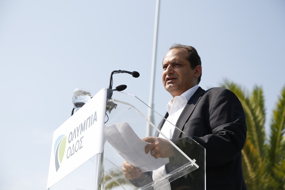Σπίρτζης: Θα κλείσουν όσοι σταθμοί δεν έχουν άδεια αλλά δεν θα χαθεί ούτε μια θέση εργασίας