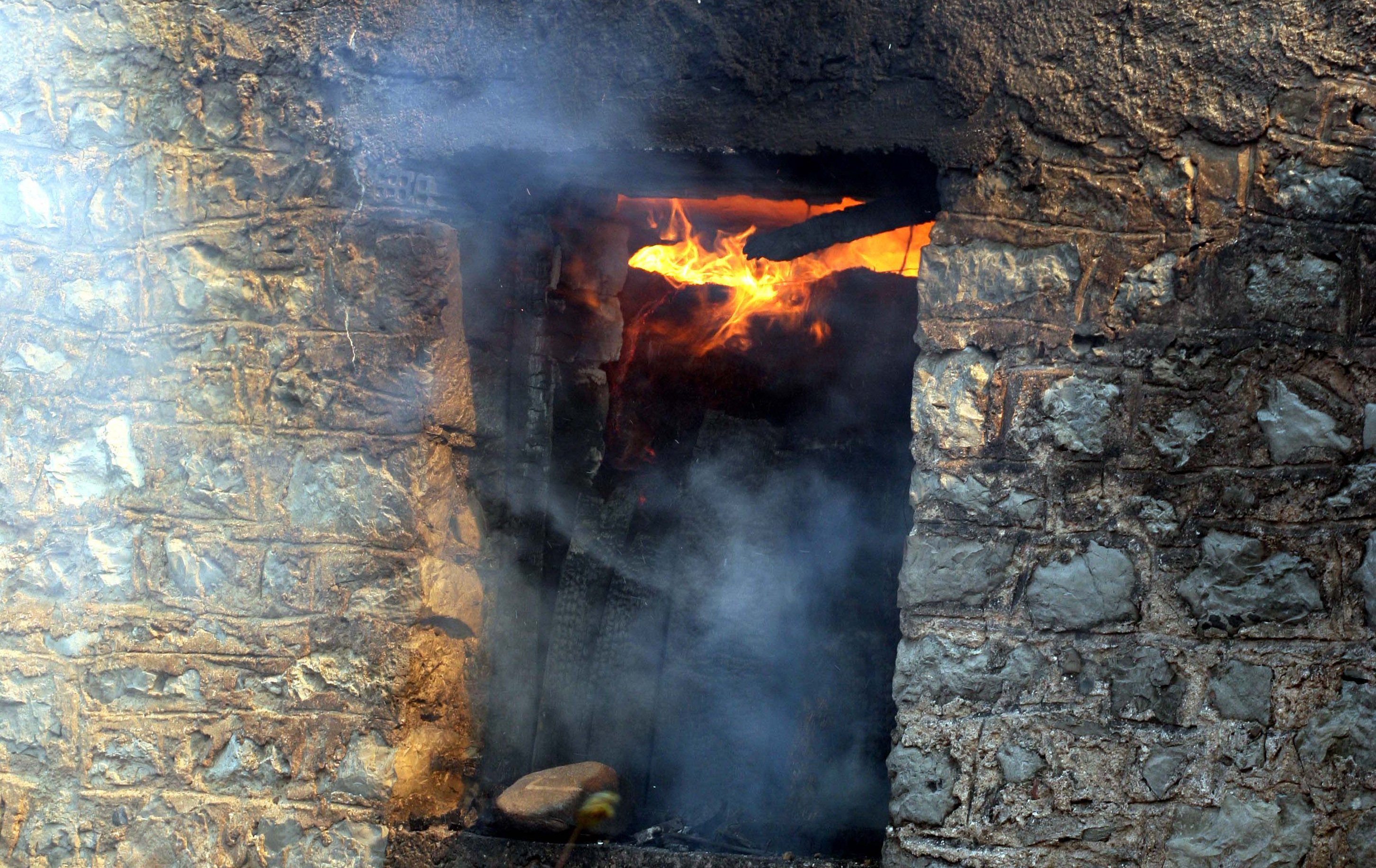 Εύβοια: Ηλικιωμένος πέθανε από ασφυξία μετά από πυρκαγιά στο σπίτι του