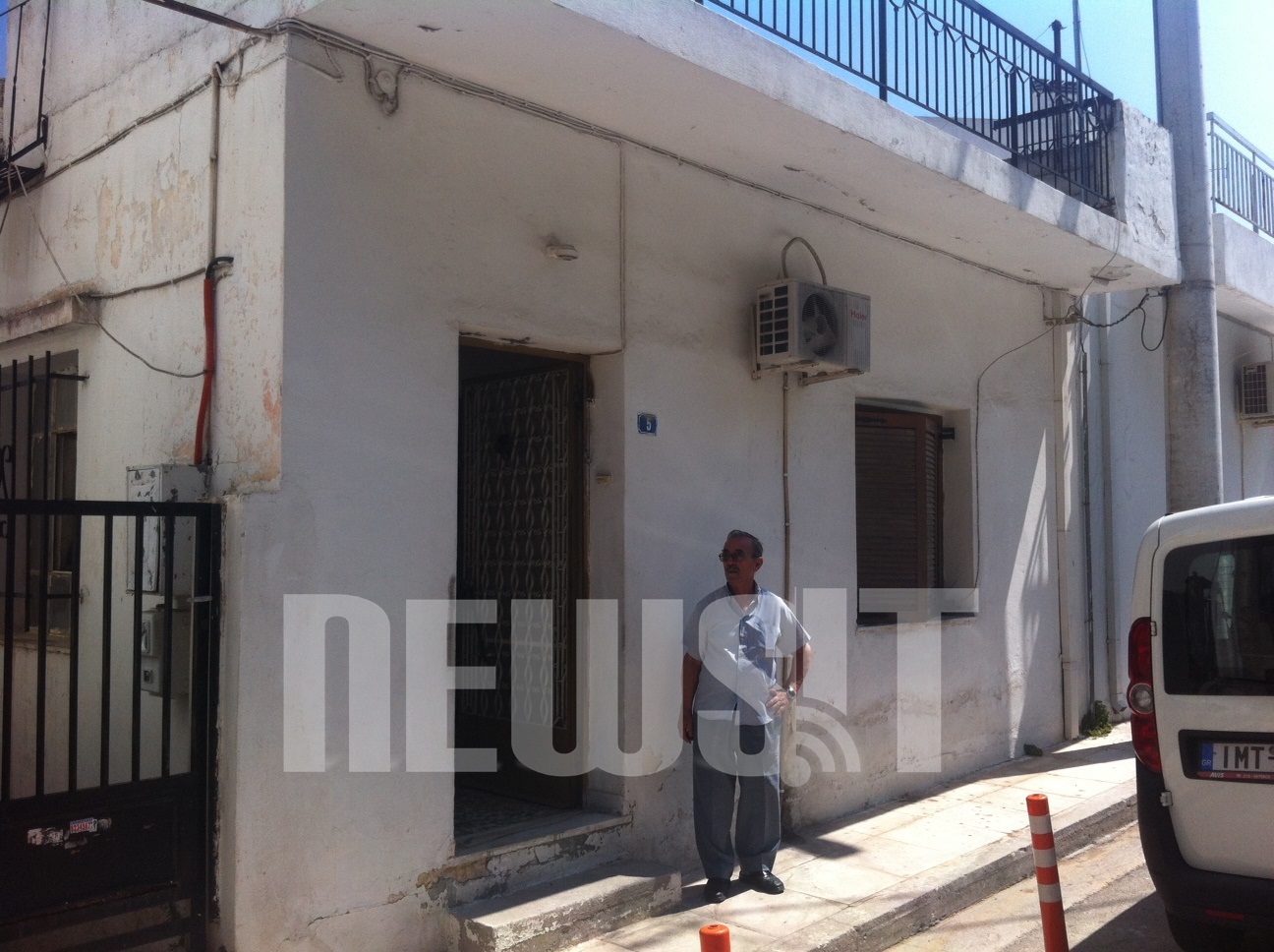 To φτωχικό σπίτι της 82χρονης στο Γαλάτσι που μπούκαραν οι ληστές