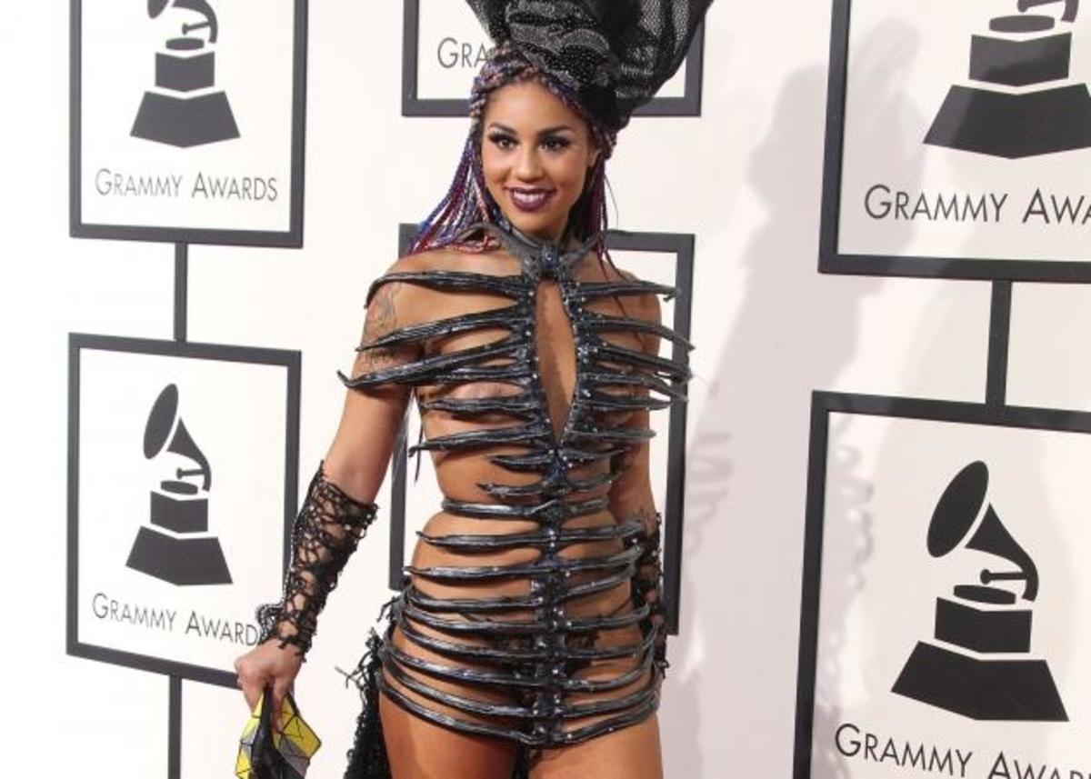 “Φόρεσα κάτι απλό και… πήγα στα Grammy! Oι… χειρότερες εμφανίσεις!