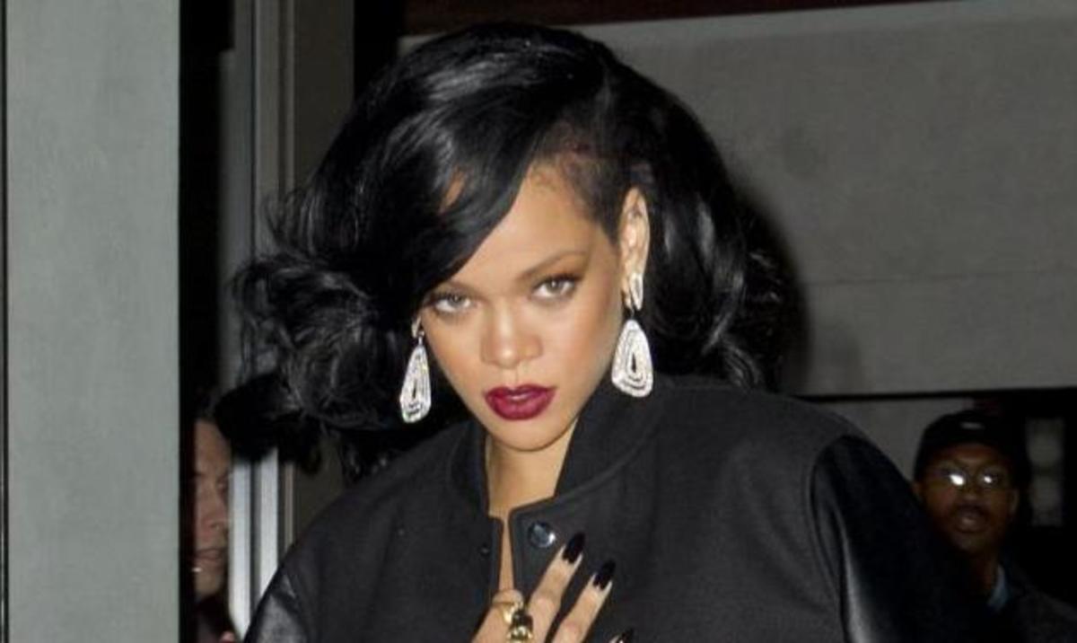 Πώς είναι η Rihanna χωρίς μακιγιάζ;