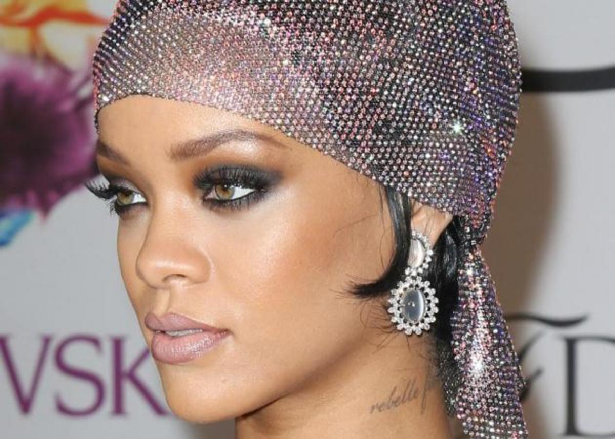 H Rihanna άλλαξε για μια ακόμη φορά τα μαλλιά της…