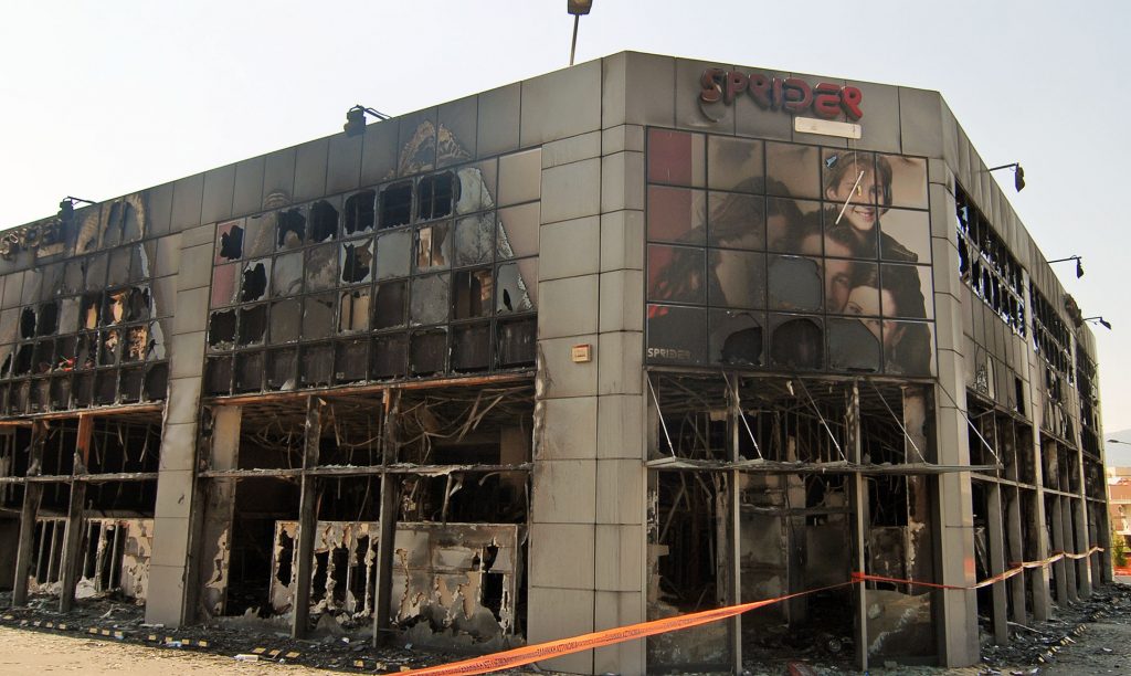 ΦΩΤΟ ΑΡΧΕΙΟΥ ΕUROKINISSI - Aπό φωτιά σε κατάστημα στη Λυκόβρυση