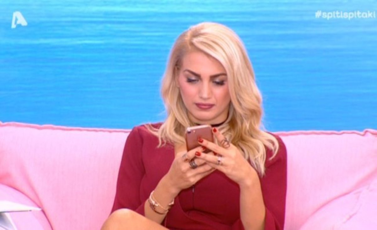 Τι έκανε η Κωνσταντίνα Σπυροπούλου νομίζοντας ότι δεν γράφουν οι κάμερες;