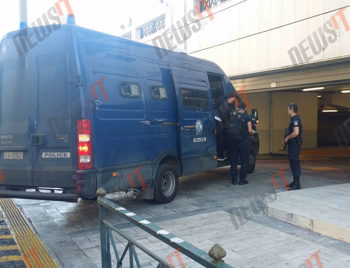 Για διεφθαρμένο πολιτικό μιλούσε στον εισαγγελέα επι τρείς ώρες η Βίκυ Σταμάτη