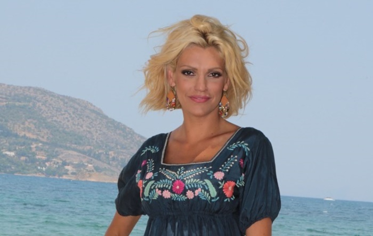 Τι φόρεσε η Σάσα Σταμάτη στην Επίδαυρο;