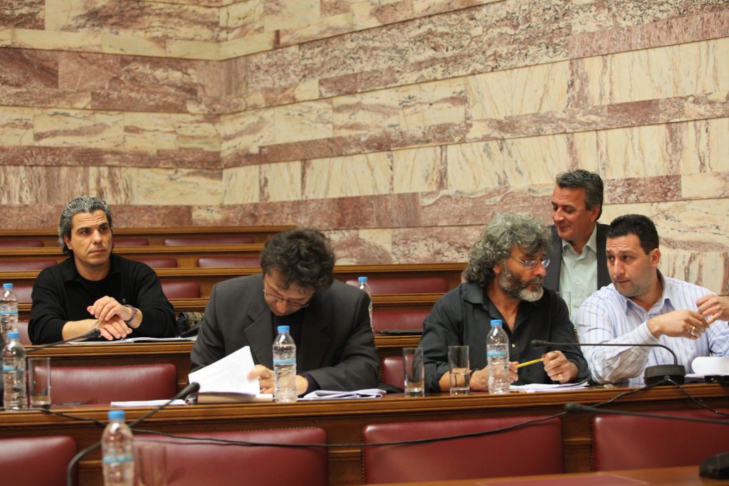 Στη μέση ο κ.Σταματόπουλος