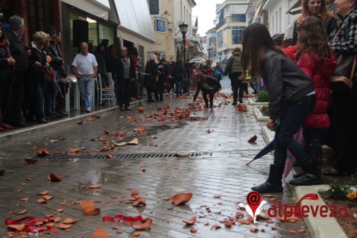 Τα… έσπασαν υπό βροχή στην Πρέβεζα (ΦΩΤΟ & VIDEO)