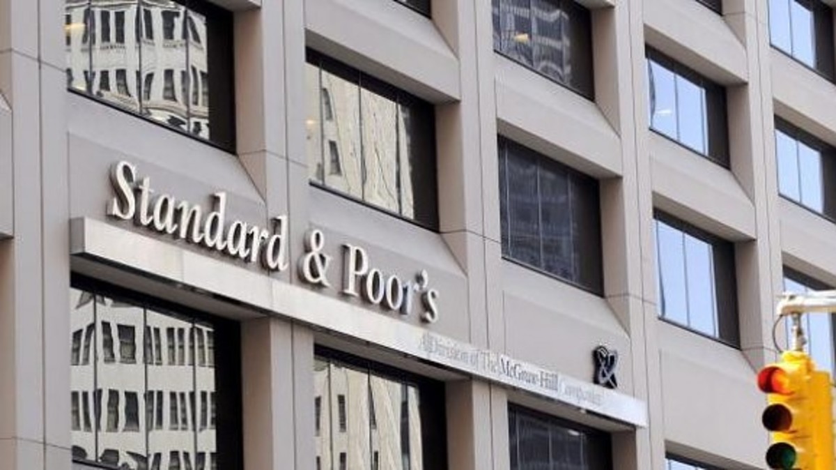 S&P: Το «κούρεμα» αλά κυπριακά μπορεί να επαναληφθεί και σε άλλες χώρες