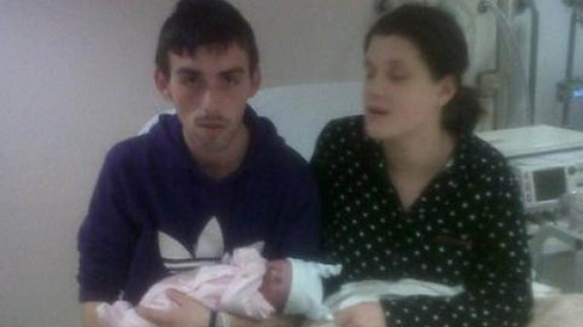 Μία 22χρονη γέννησε μέσα στο τρένο