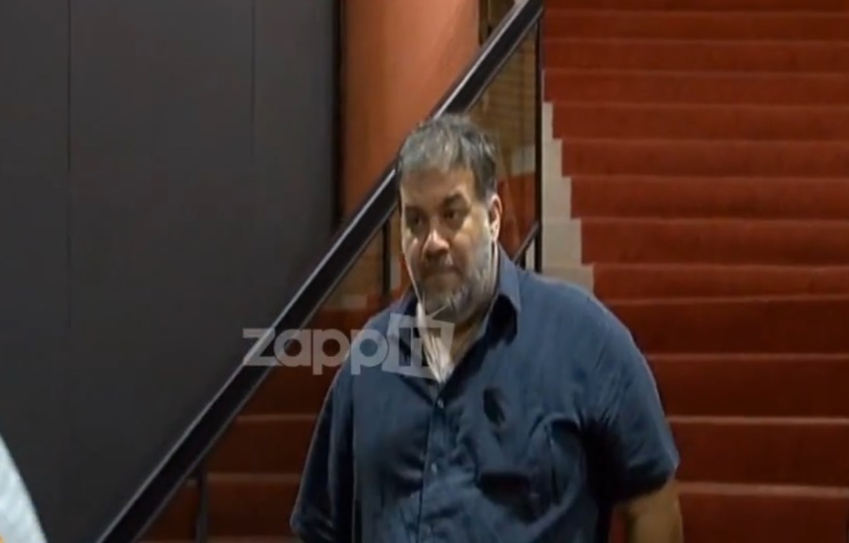 Δημήτρης Σταρόβας: Βραδινή έξοδος με την εντυπωσιακή σύντροφο του [vid]