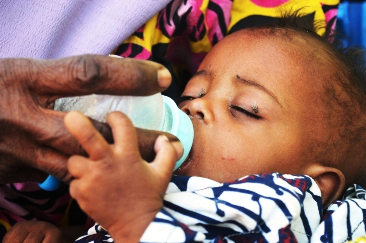 Unicef: Σχεδόν 1,4 εκατομμύρια παιδιά κινδυνεύουν να πεθάνουν από την πείνα