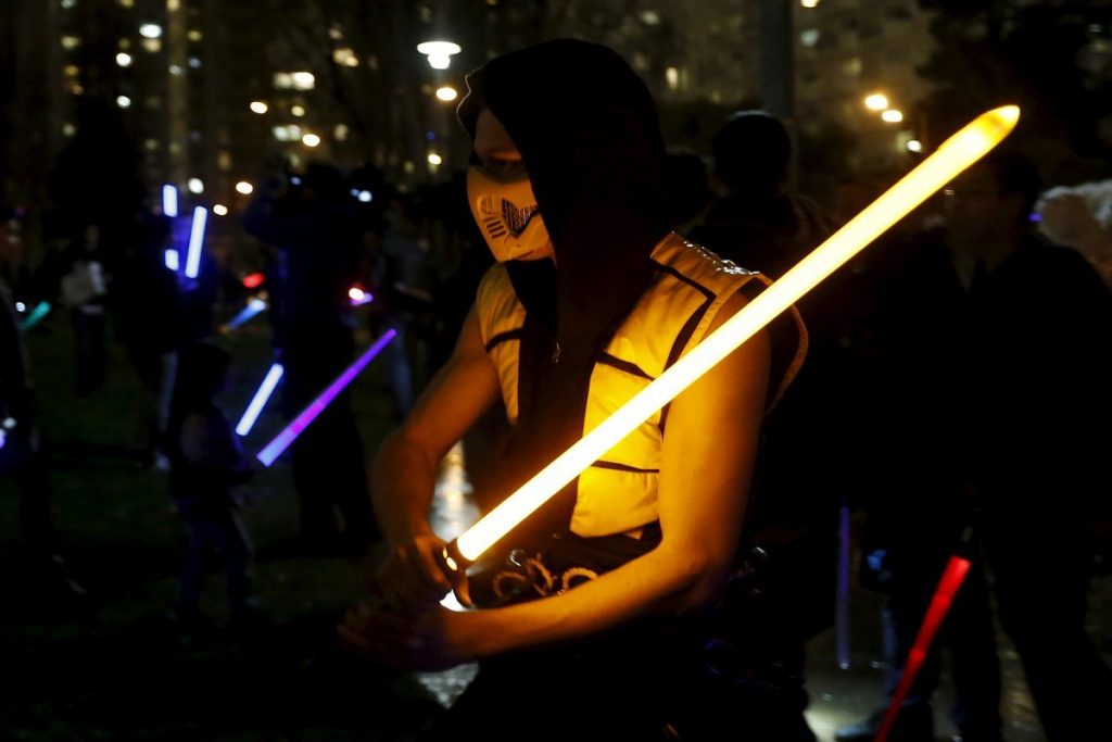 Star Wars:  “Σπάει” τα ταμεία -“Έφαγε” το ρεκόρ των… δεινοσαύρων!