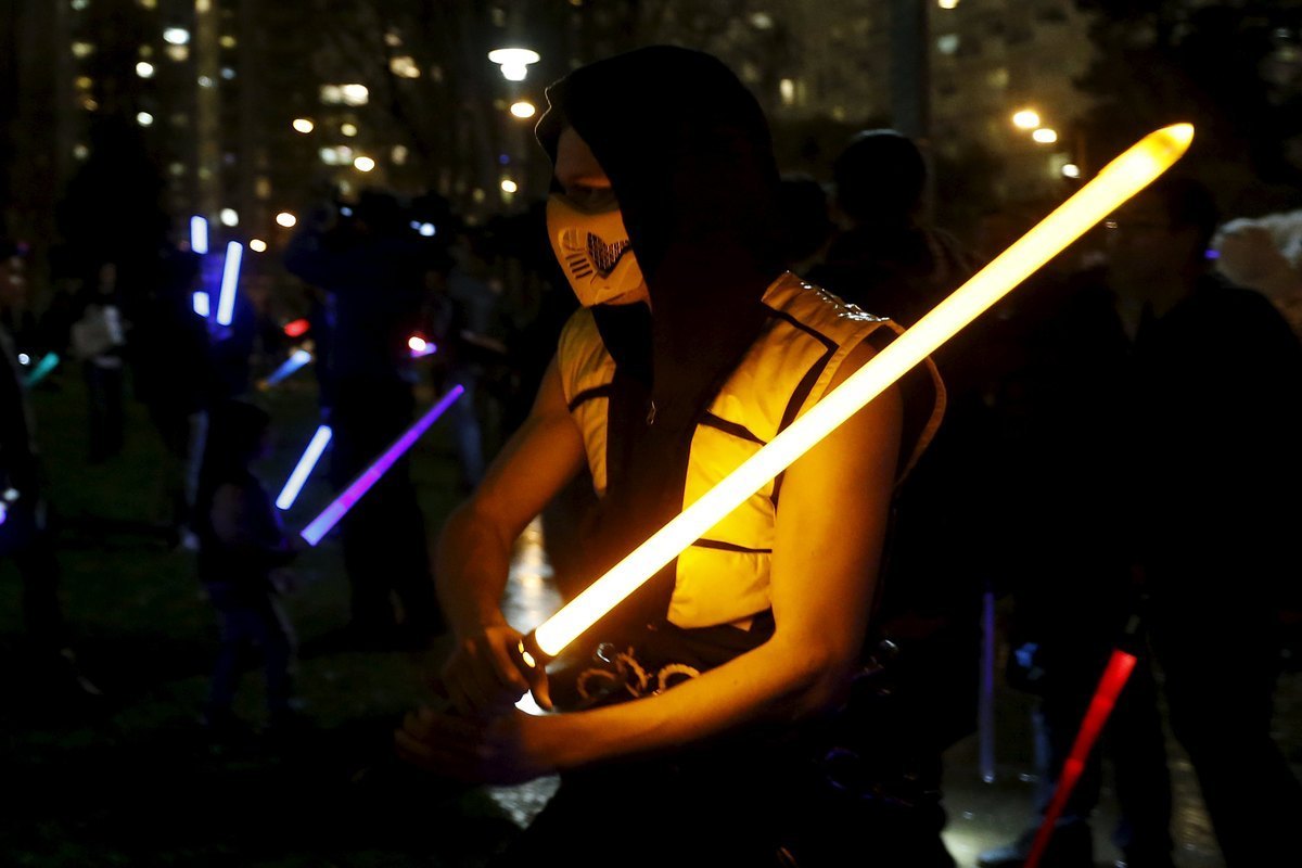 Star Wars:  “Σπάει” τα ταμεία -“Έφαγε” το ρεκόρ των… δεινοσαύρων!