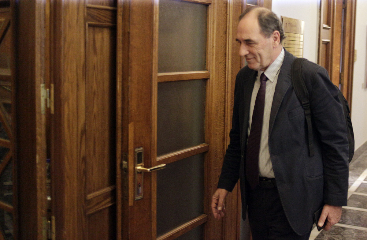 Σταθάκης: Ναι στον φόρο των τραπεζικών συναλλαγών – Γίνεται σε όλη την Ευρώπη
