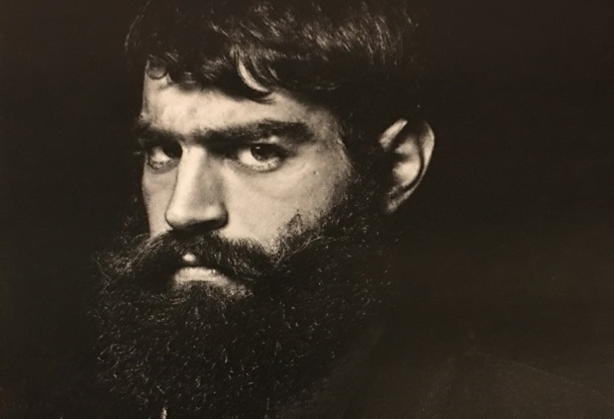 Ο sexy Στάθης Στιβακτάκης φωτογραφίζεται σαν μοντέλο και απαντά σε Λιάγκα και Ντορέττα!