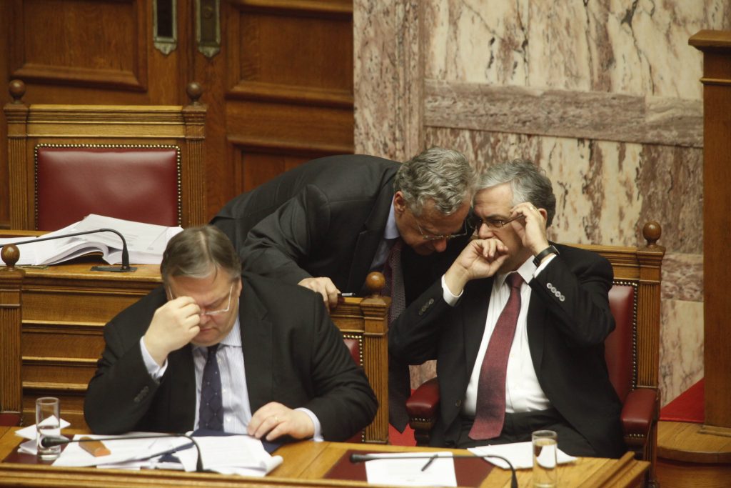 «Οι εκλογές θα γίνουν κανονικά» – Από βδομάδα το ραντεβού Παπούλια-Παπαδήμου