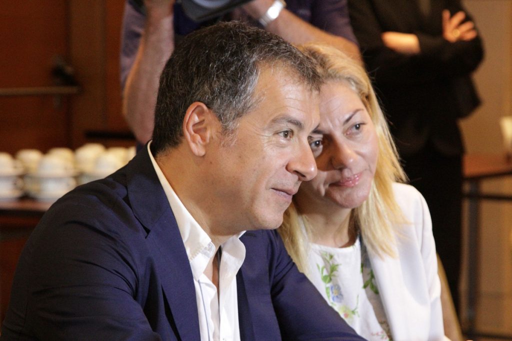 Το βάθος της σκέψης του Σταύρου και η αγκαλιά με τον Κυριάκο