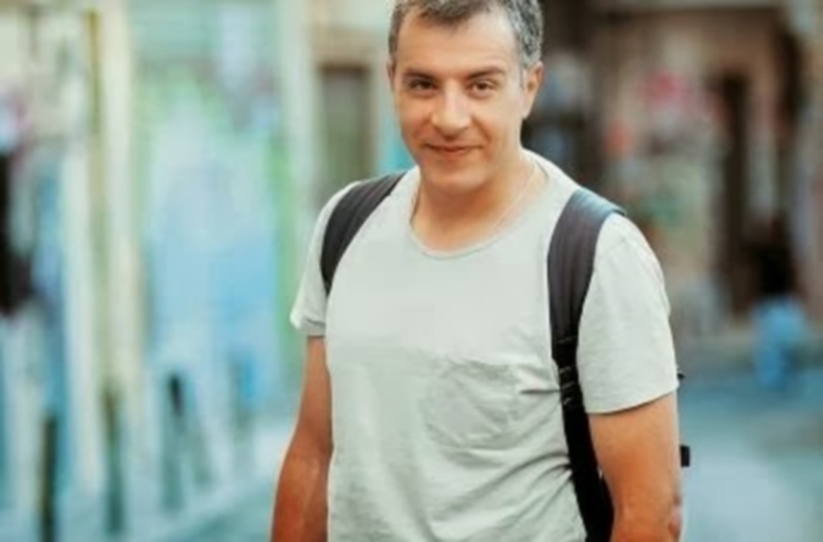 Ο Σταύρος Θεοδωράκης κρέμασε …σακίδιο!