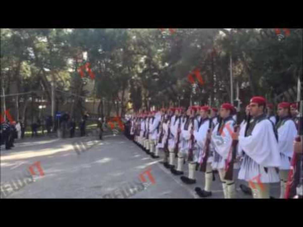 Τελευταίο αντίο στον Στεφανόπουλο