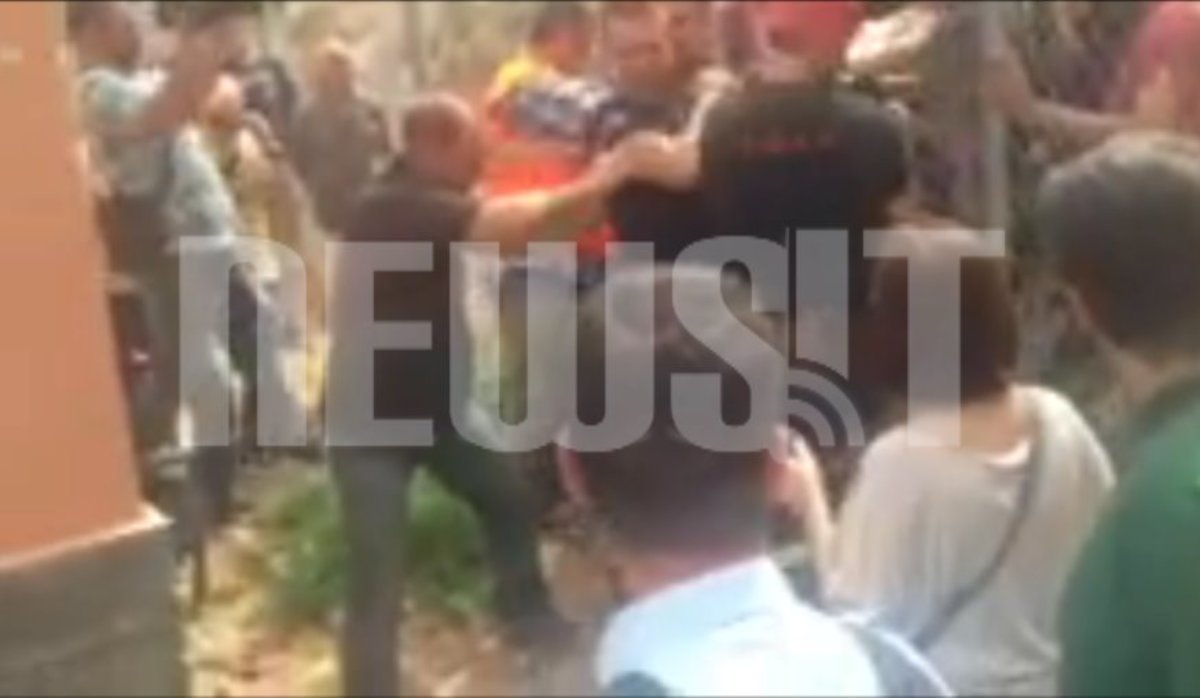 Η στιγμή του απεγκλωβισμού