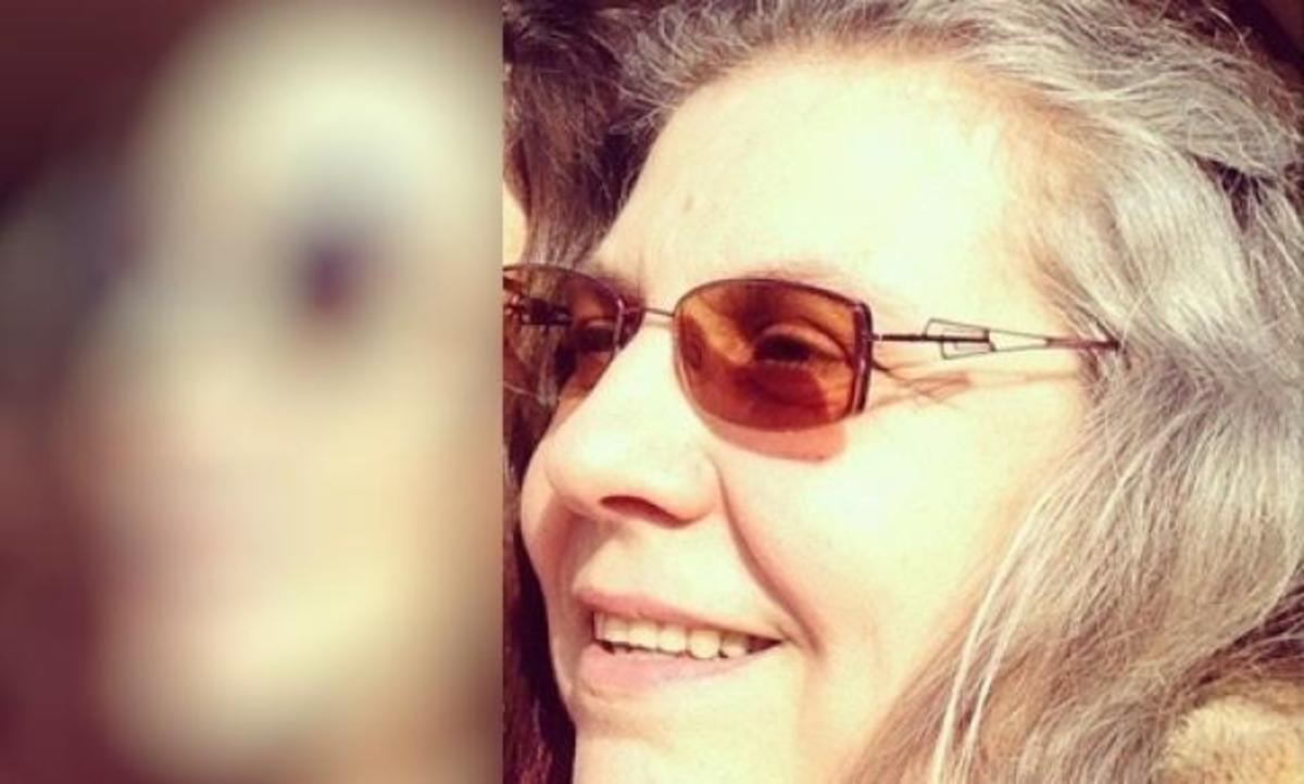 Είναι η μητέρα, σέξυ Ελληνίδας τραγουδίστριας! Την αναγνώρισες;