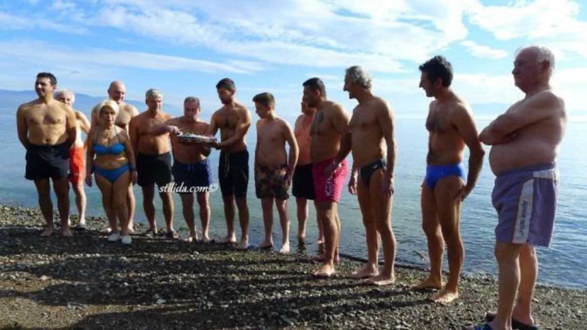 Οι πρώτες βουτιές για το 2015 στη Στυλίδα! (ΦΩΤΟ)