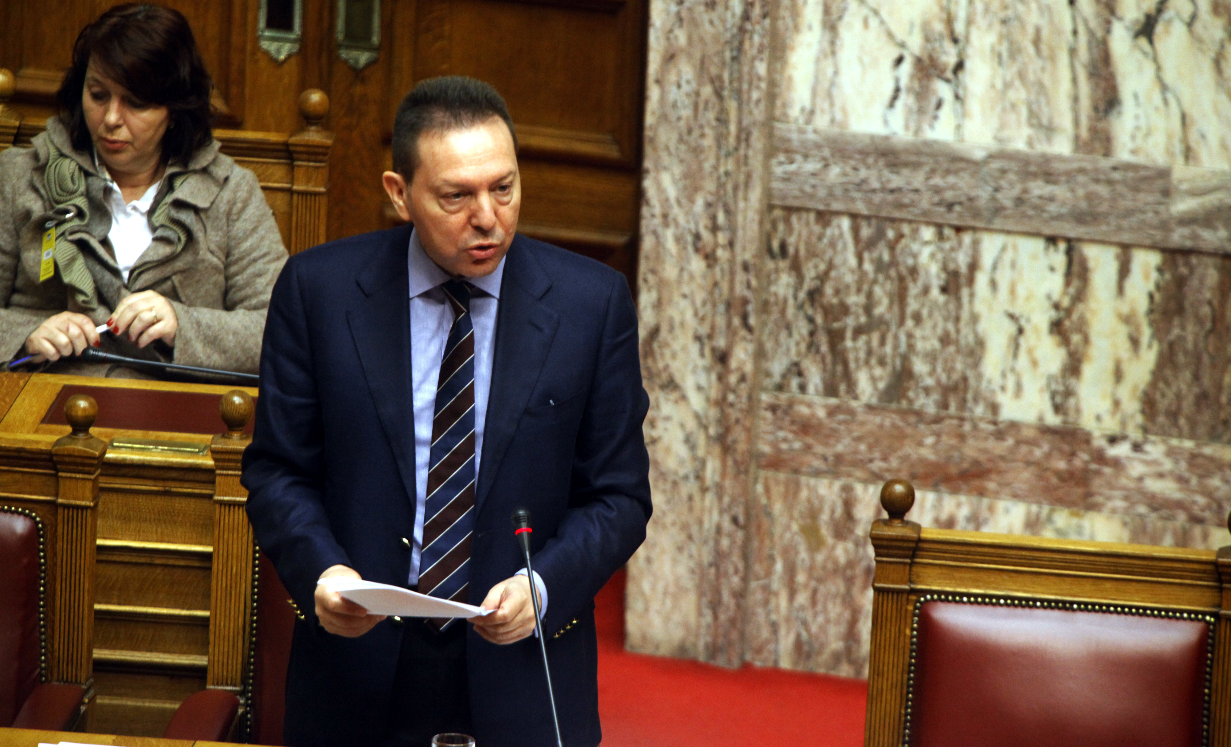Στουρνάρας σε ΣΥΡΙΖΑ: Η κυβέρνηση διαπραγματεύεται σκληρά με την Τρόικα και σε μόνιμη βάση