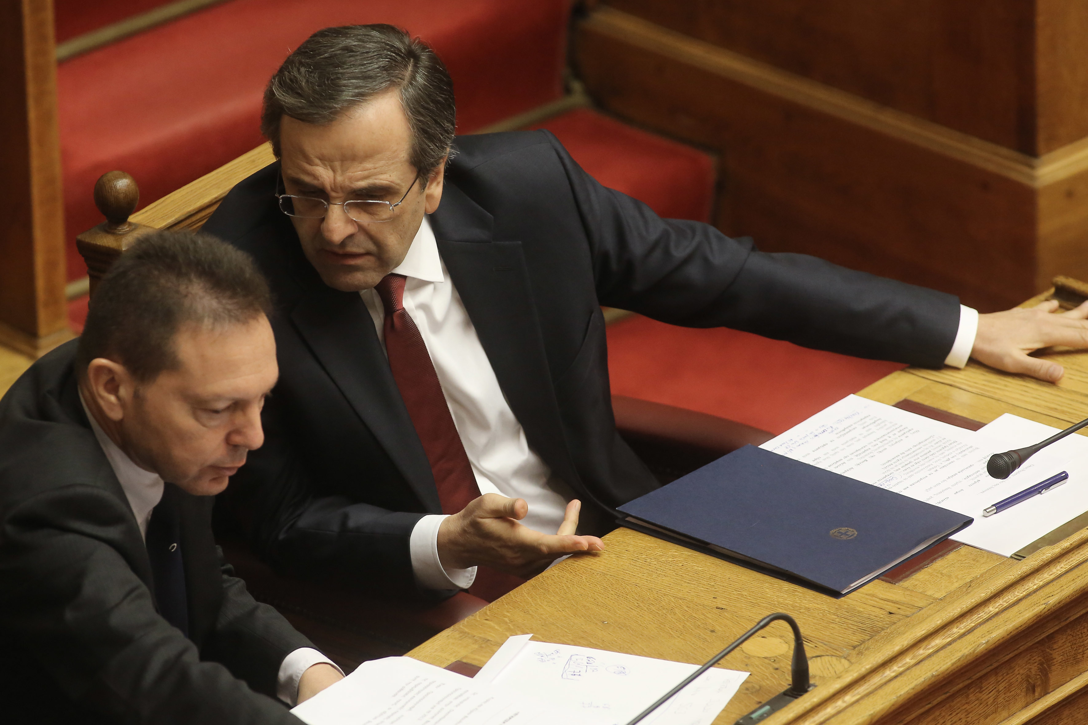 Άρον άρον στέλνουν τη Δευτέρα στη Βουλή 7 πράξεις νομοθετικού περιεχομένου