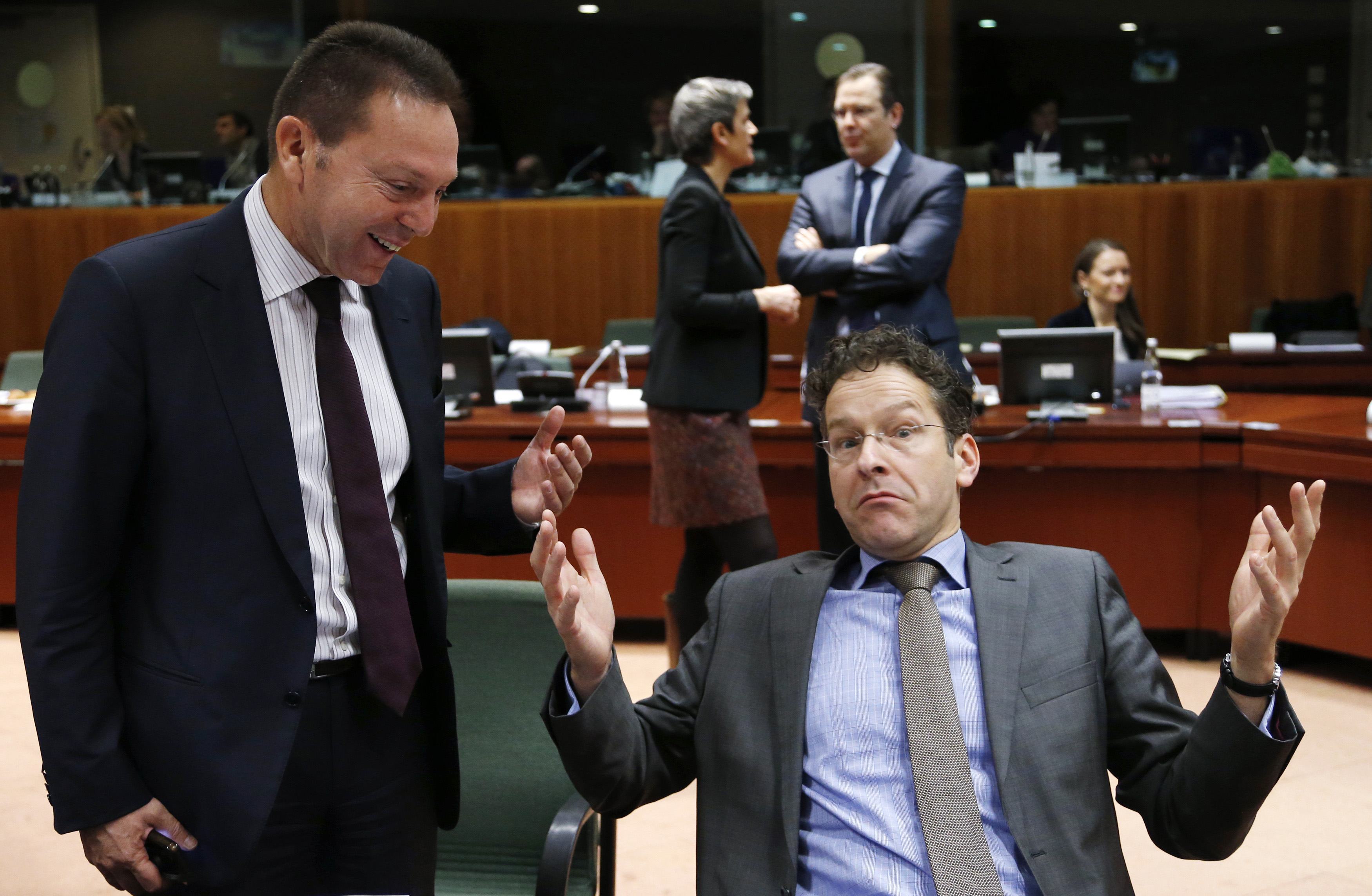 Νταϊσελμπλουμ: Ίσως η Ελλάδα χρειαστεί και 3ο πακέτο στήριξης