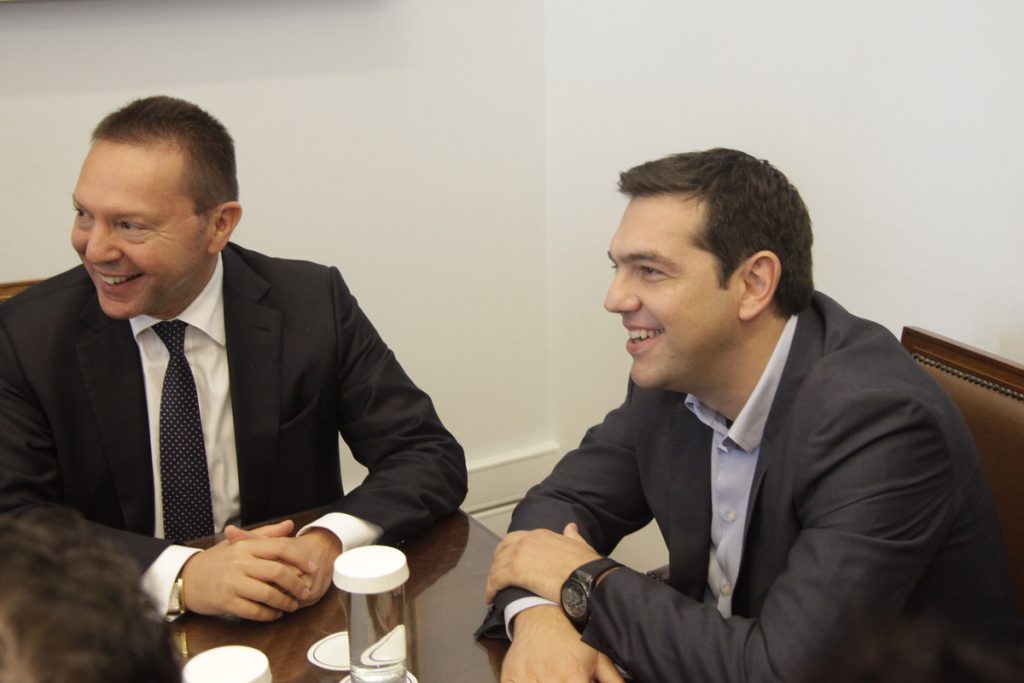 Ο Τσίπρας τηλεφώνησε στον Στουρνάρα για την “ασφυξία” στη ρευστότητα