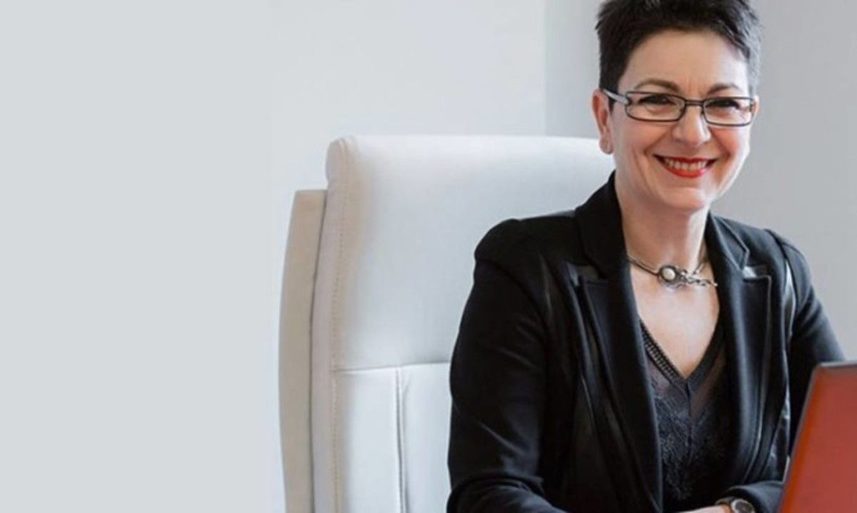 Επιστολή διαμαρτυρίας της συζύγου του Γιάννη Στουρνάρα για το ΚΕΕΛΠΝΟ