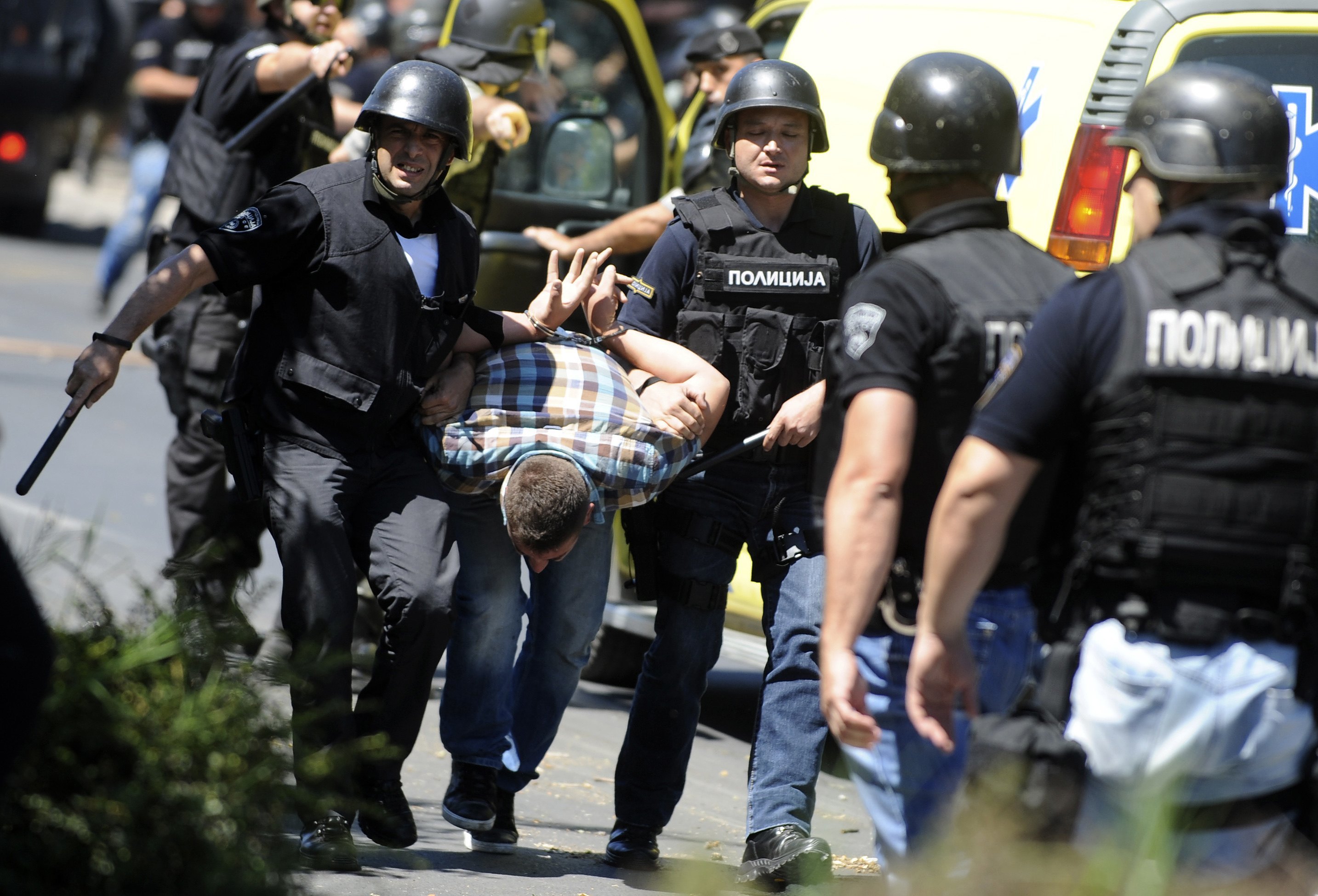 Το πουλάκι πέταξε! – Κατηγορούμενος για εγκλήματα πολέμου διέφυγε στη Σερβία