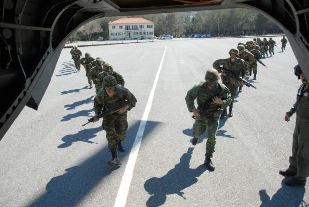 Δικαστικό πόλεμο ξεκινούν οι στρατιωτικοί κατά των μέτρων και των περικοπών